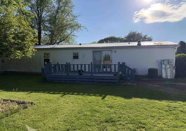 Photo 3 of Manufactured home for sale at 6079 N Lake Rd 67 E, Monticello, IN 47960 | MLS# 202618154 | Listing updated on 2026-05-17