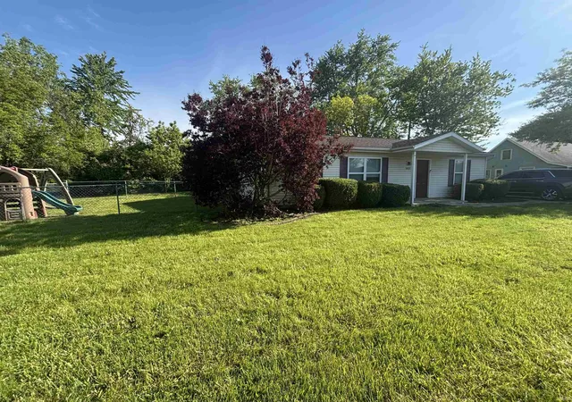 Photo 3 of Manufactured home for sale at 3813 E Maple Grv Ave, Fort Wayne, IN 46806 | MLS# 202618157 | Listing updated on 2026-07-29
