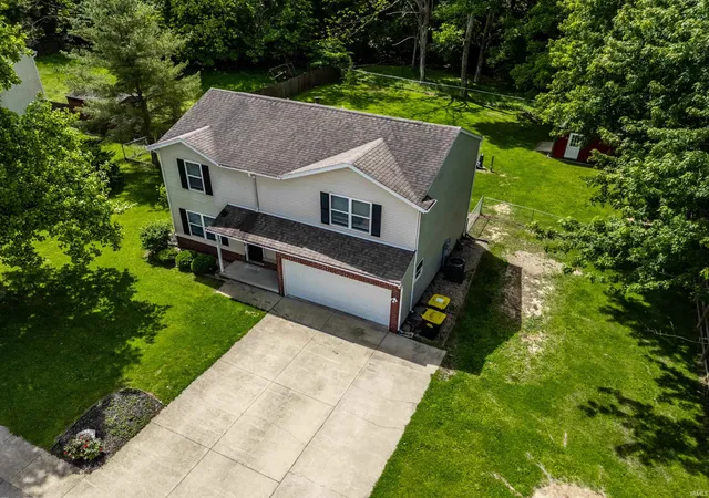 Homes for sale in Ellettsville, IN | 866 E Meadowlands Dr, Ellettsville, IN 47429 | MLS# 202618176