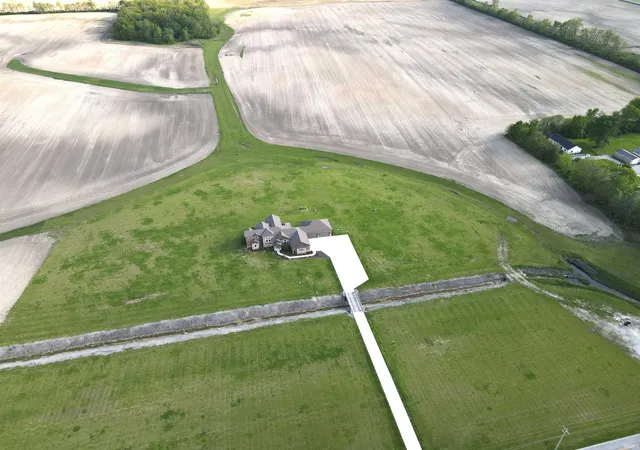 36th image of 2313 E Royerton Rd, Muncie, IN 47303 | MLS# 202618237