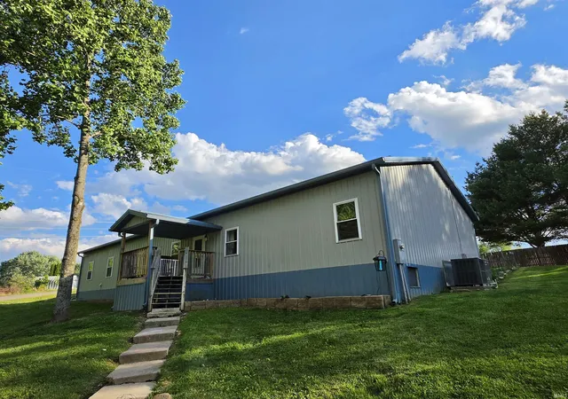 Homes for sale in Solsberry, IN | 6673 N Greene County Line Rd, Solsberry, IN 47459 | MLS# 202618342