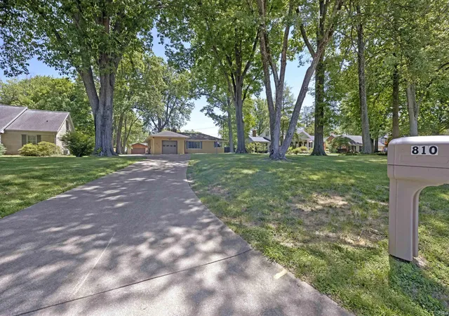 33rd image of 810 Plaza Dr, Evansville, IN 47715 | MLS# 202618364