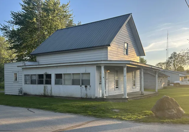 Homes for sale in Macy, IN | 105 W Commerce St, Macy, IN 46951 | MLS# 202618418