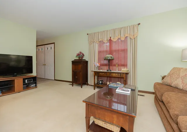 Photo 3 of Manufactured home for sale at 615 Crestmont Dr, Evansville, IN 47712 | MLS# 202618669 | Listing updated on 2026-08-29