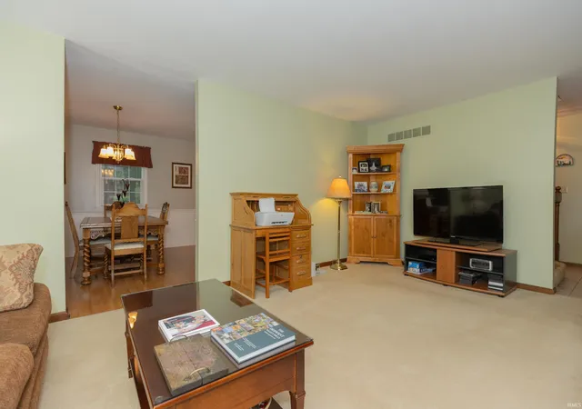 Photo 3 of Manufactured home for sale at 615 Crestmont Dr, Evansville, IN 47712 | MLS# 202618669 | Listing updated on 2026-08-29
