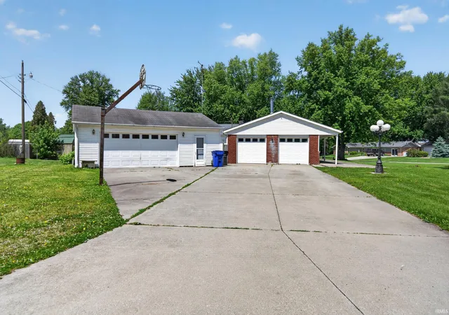 Homes for sale in Kokomo, IN | 3909 Carmelita Blvd, Kokomo, IN 46902 | MLS# 202618695