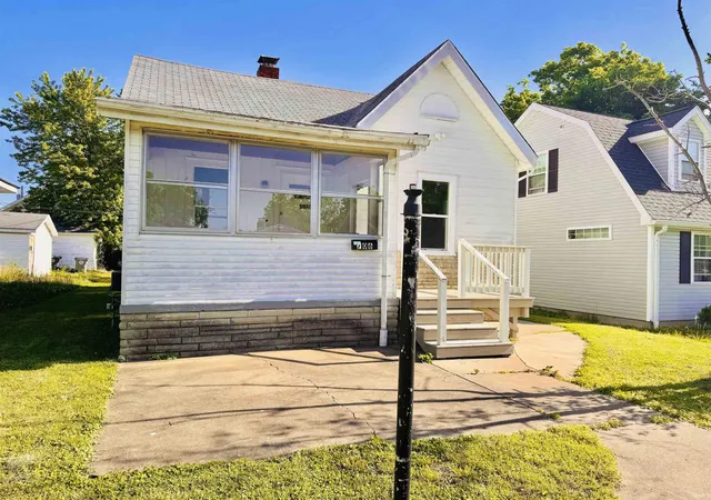 Homes for sale in Evansville, IN | 706 Madison Ave, Evansville, IN 47713 | MLS# 202618699