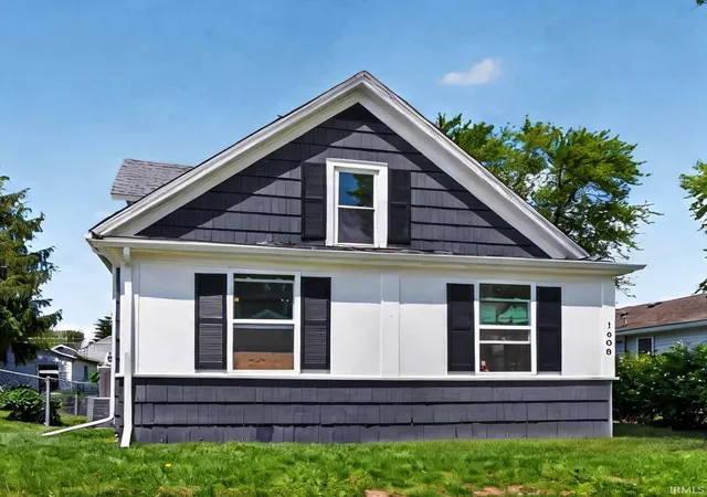 Photo 1 of Manufactured home for sale at 1608 Sinclair St, Fort Wayne, IN 46808 | MLS# 202618706 | Listing updated on 2026-07-20