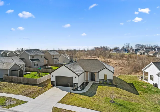 Homes for sale in Columbia City, IN | 203 W Longfellow Blvd, Columbia City, IN 46725 | MLS# 202618808