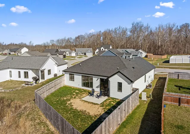 Homes for sale in Columbia City, IN | 203 W Longfellow Blvd, Columbia City, IN 46725 | MLS# 202618808