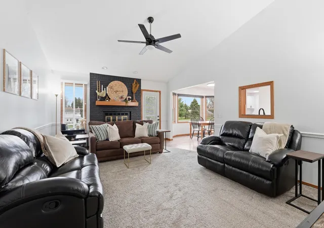 Photo 2 of Manufactured home for sale at 426 E Lynnwood Dr, Warsaw, IN 46580 | MLS# 202618810 | Listing updated on 2026-05-26