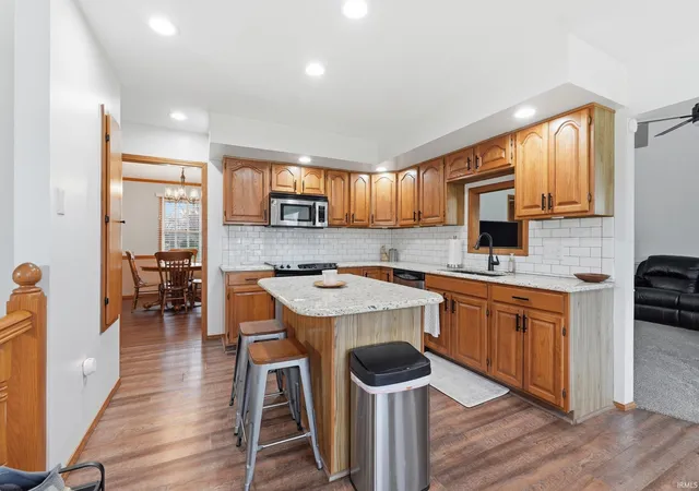 Photo 4 of Manufactured home for sale at 426 E Lynnwood Dr, Warsaw, IN 46580 | MLS# 202618810 | Listing updated on 2026-05-26
