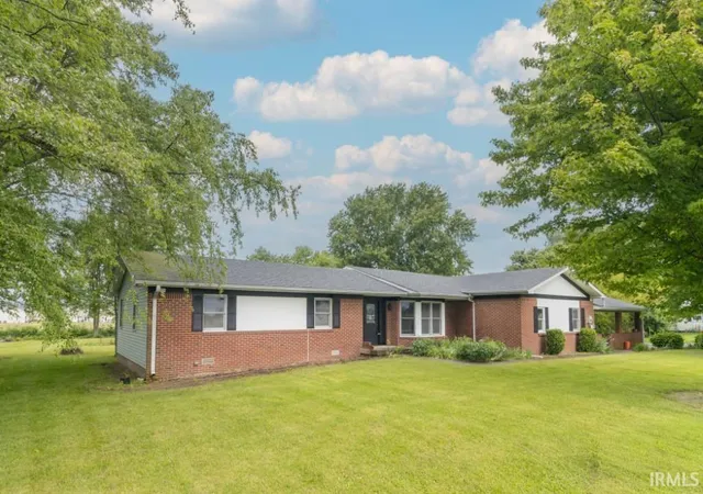 Homes for sale in New Castle, IN | 1109 S County Road 250 E, New Castle, IN 47362 | MLS# 202618844