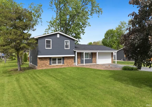 2nd image of 816 Blake Dr, Fort Wayne, IN 46804 | MLS# 202618980