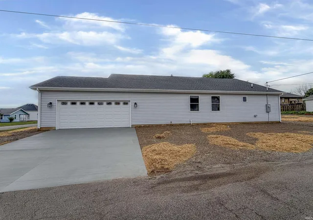 Photo 2 of Manufactured home for sale at 339 W 2nd Street, Anderson, IN 46016 | MLS# 202619023 | Listing updated on 2026-09-08