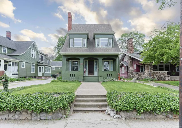 1st image of 1232 E Lincoln Wy, South Bend, IN 46601 | MLS# 202619036