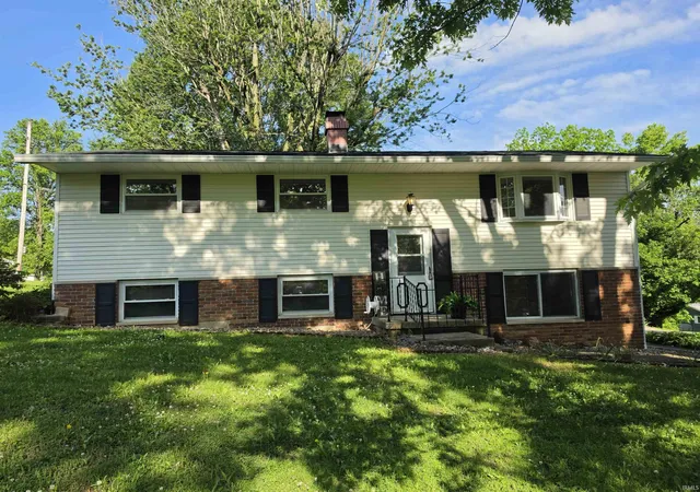 Homes for sale in Bloomington, IN | 4625 N Ridgewood Dr, Bloomington, IN 47404 | MLS# 202619049
