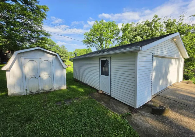 Homes for sale in Bloomington, IN | 4625 N Ridgewood Dr, Bloomington, IN 47404 | MLS# 202619049