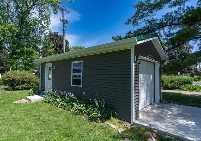 4th image of 727 S Monticello St, Winamac, IN 46996 | MLS# 202619052