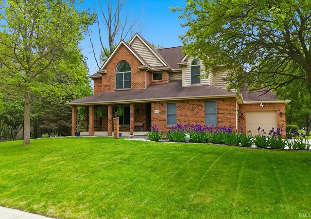 Photo 1 of Sale Pending at 9827 Crown Point Dr, Fort Wayne, IN 46804 | MLS# 202619094 | Listing updated on 2026-07-19