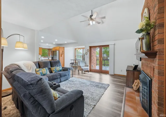 Photo 3 of Sale Pending at 9827 Crown Point Dr, Fort Wayne, IN 46804 | MLS# 202619094 | Listing updated on 2026-07-19