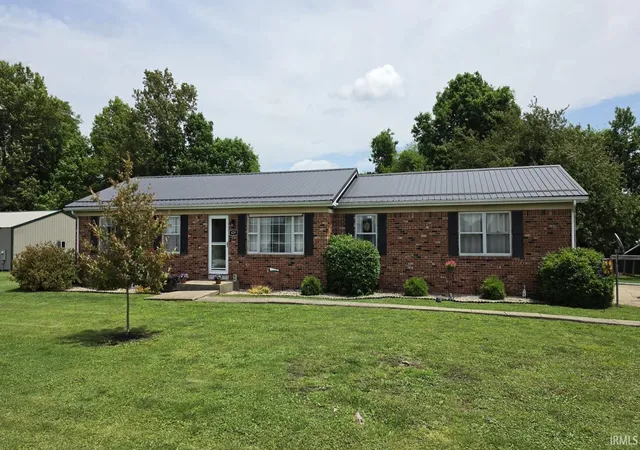 Photo 1 of Sale Pending at 429 S Delaware St, Shelburn, IN 47879 | MLS# 202619130 | Listing updated on 2026-10-24