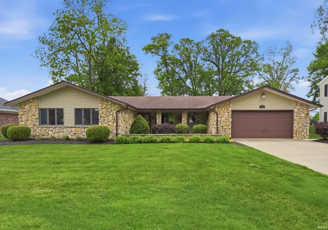 Photo 2 of Manufactured home for sale at 2215 W Woodmont Dr, Muncie, IN 47304 | MLS# 202619143 | Listing updated on 2026-09-04