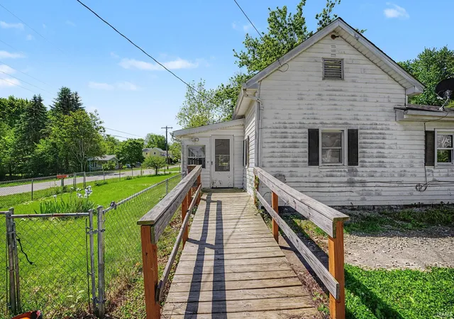 4th image of 330 N Main St, Bunker Hill, IN 46914 | MLS# 202619145