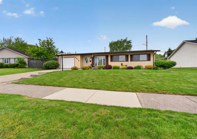 2nd image of 6615 Redbud Dr, Fort Wayne, IN 46825 | MLS# 202619150