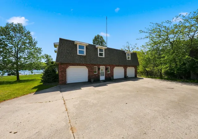 Homes for sale in Angola, IN | 4510 N 700 W, Angola, IN 46703 | MLS# 202619257