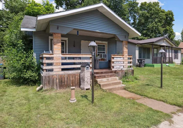 2nd image of 714 W Blaine Ave, Elkhart, IN 46516 | MLS# 202619259
