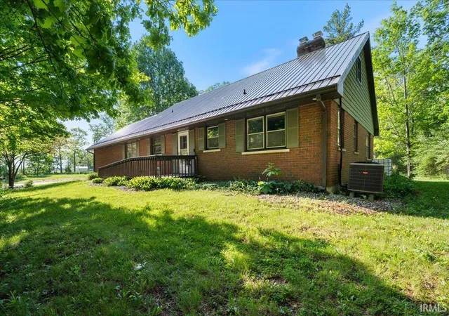Homes for sale in Columbia City, IN | 1725 W Old Trail Rd, Columbia City, IN 46725 | MLS# 202619314