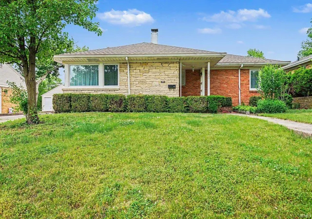 Photo 1 of Manufactured home for sale at 1821 Rockne Dr, South Bend, IN 46617 | MLS# 202619358 | Listing updated on 2026-06-16