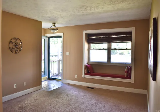 4th image of 425 Hummingbird Dr, Greentown, IN 46936 | MLS# 202619488