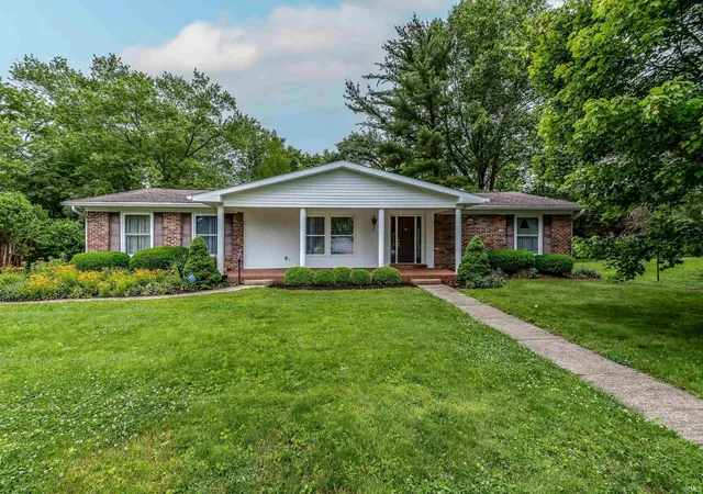 2nd image of 409 E Woodridge Dr, Bloomington, IN 47408 | MLS# 202619506