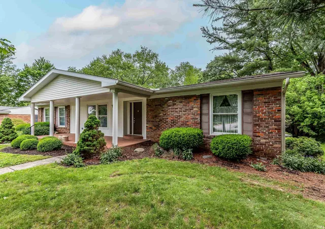 3rd image of 409 E Woodridge Dr, Bloomington, IN 47408 | MLS# 202619506