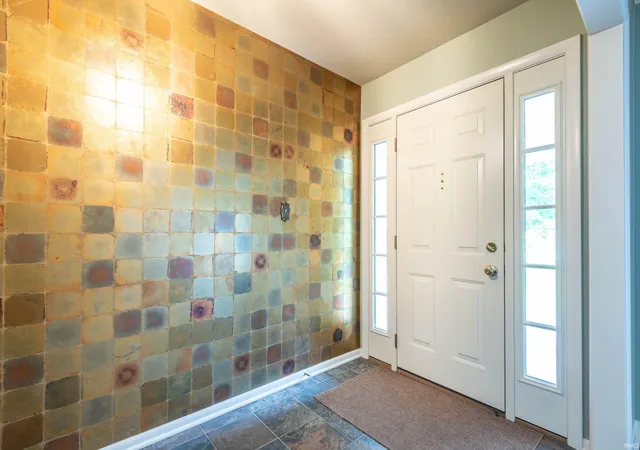 5th image of 409 E Woodridge Dr, Bloomington, IN 47408 | MLS# 202619506