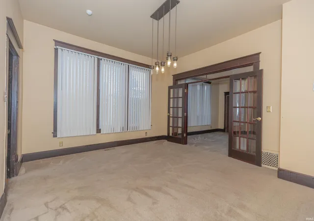Homes for sale in Evansville, IN | 1205 S Kentucky Ave, Evansville, IN 47714 | MLS# 202619517