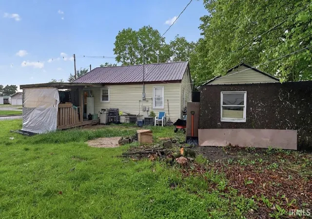 Photo 3 of Manufactured home for sale at 428 W Townley St, Bluffton, IN 46714 | MLS# 202619542 | Listing updated on 2026-10-05