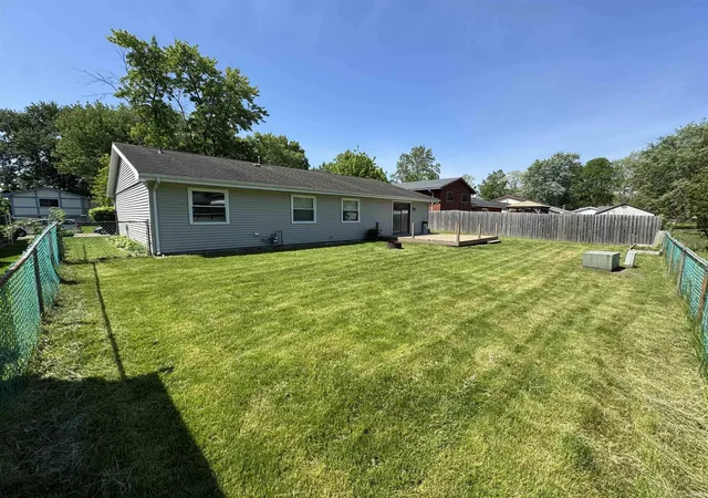 2nd image of 1957 Broadford Dr, South Bend, IN 46614 | MLS# 202619543