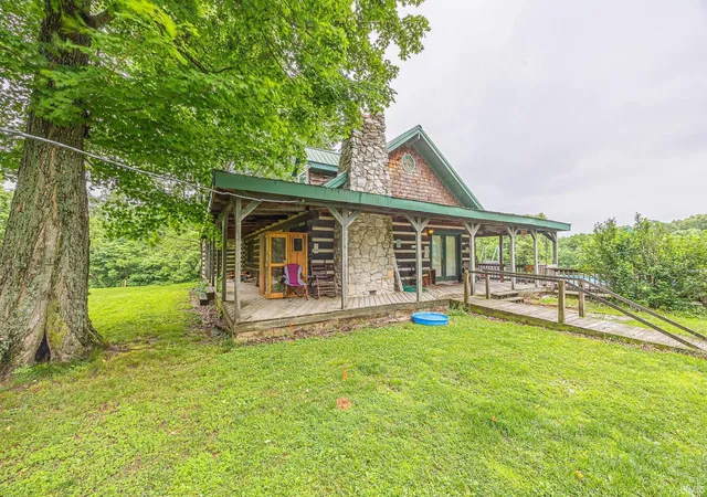 Photo 2 of Manufactured home for sale at 9010 E 450 North Rd, Dubois, IN 47527 | MLS# 202619580 | Listing updated on 2026-06-24