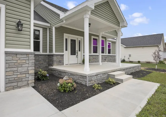 Photo 3 of Manufactured home for sale at 518 Lissaaron Dr, Winchester, IN 47394 | MLS# 202619600 | Listing updated on 2026-07-27