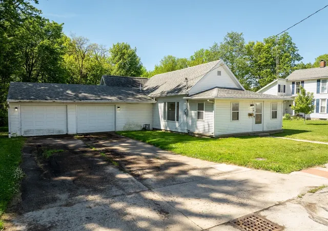 1st image of 134 E Carl St, Winchester, IN 47394 | MLS# 202619607
