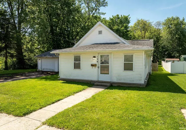 2nd image of 134 E Carl St, Winchester, IN 47394 | MLS# 202619607