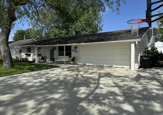 Homes for sale in Muncie, IN | 2908 N Richmond Dr, Muncie, IN 47304 | MLS# 202619610