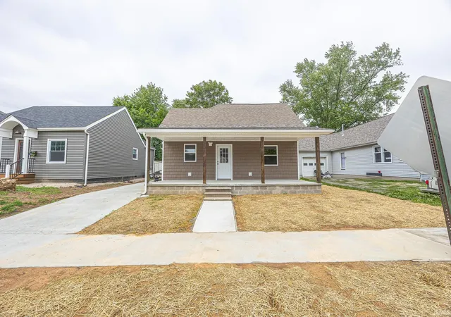 Photo 3 of Manufactured home for sale at 118 N Jackson St, Oakland City, IN 47660 | MLS# 202619688 | Listing updated on 2026-09-22