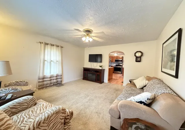 Photo 2 of Sale Pending at 209 S Main St, Huntingburg, IN 47542 | MLS# 202619743 | Listing updated on 2026-06-01