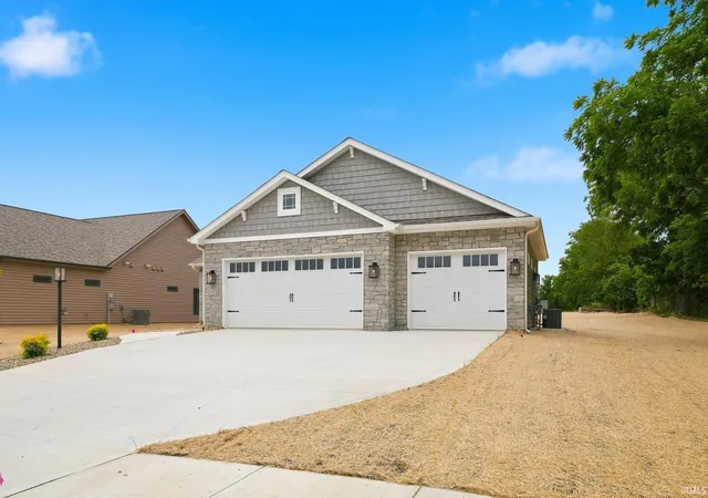 3rd image of 2025 Approach Dr, Auburn, IN 46706 | MLS# 202619746