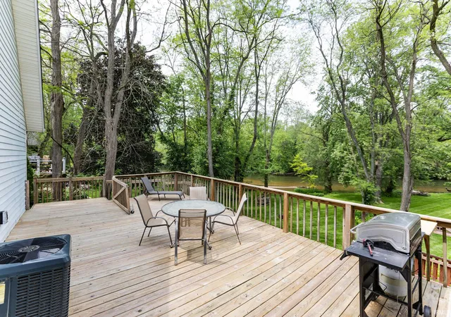 4th image of 58688 Fawn River Court Court, Elkhart, IN 46516 | MLS# 202619798