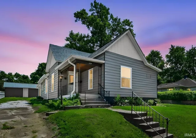 1st image of 1117 S Brady St, Attica, IN 47918 | MLS# 202619914